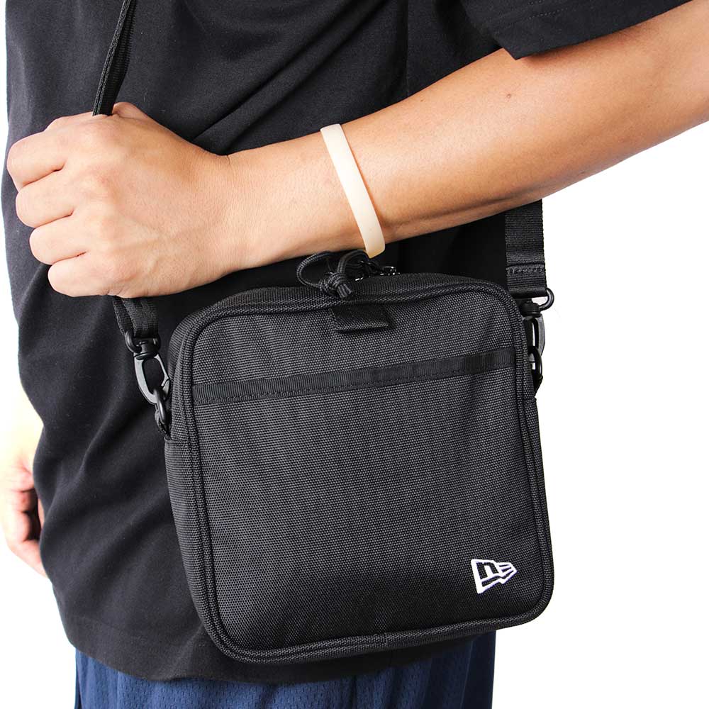 New Era Box Logo Shoulder Pouch Black Bag