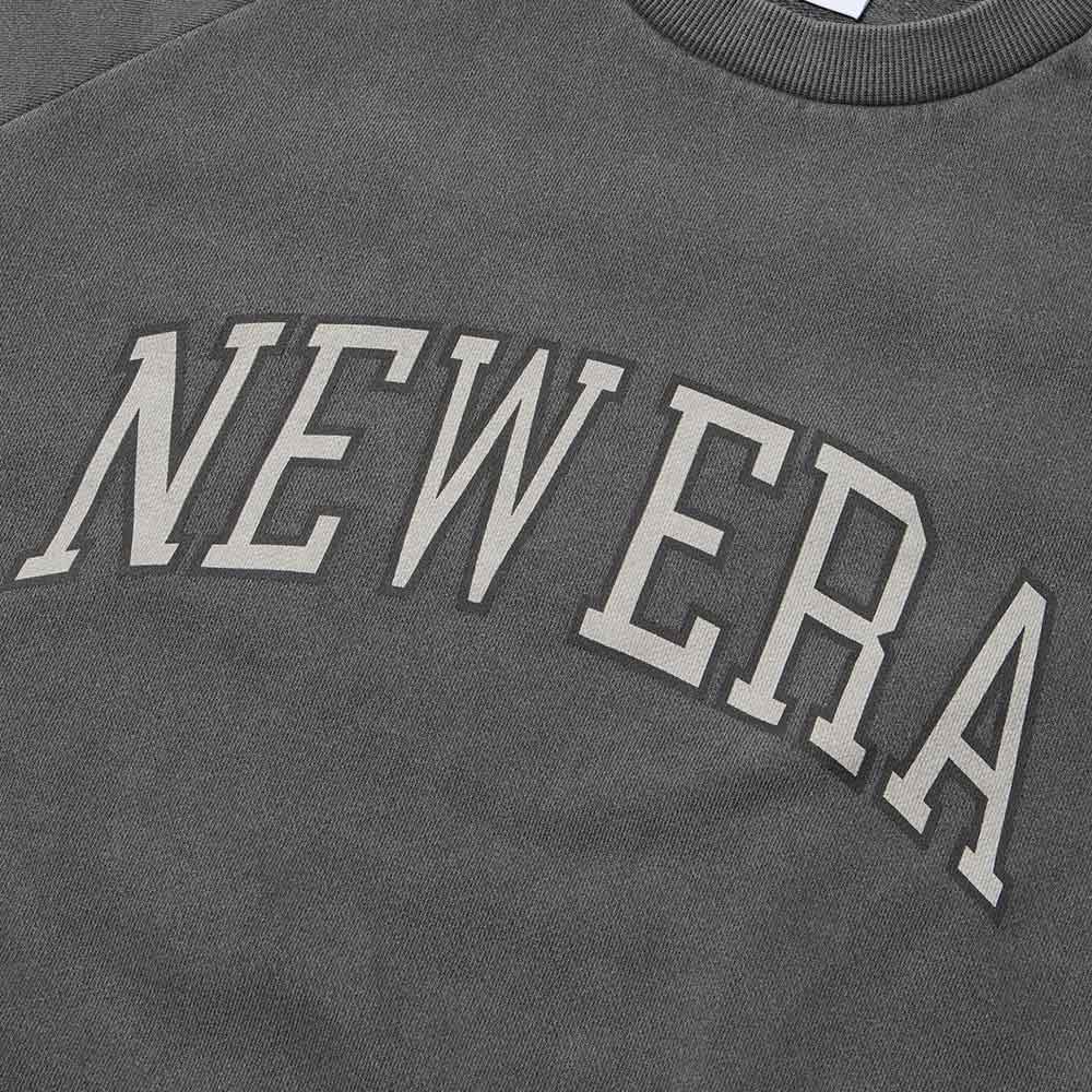 New Era Wordmark Garment Dye BlackCrewneck Sweatshirt
