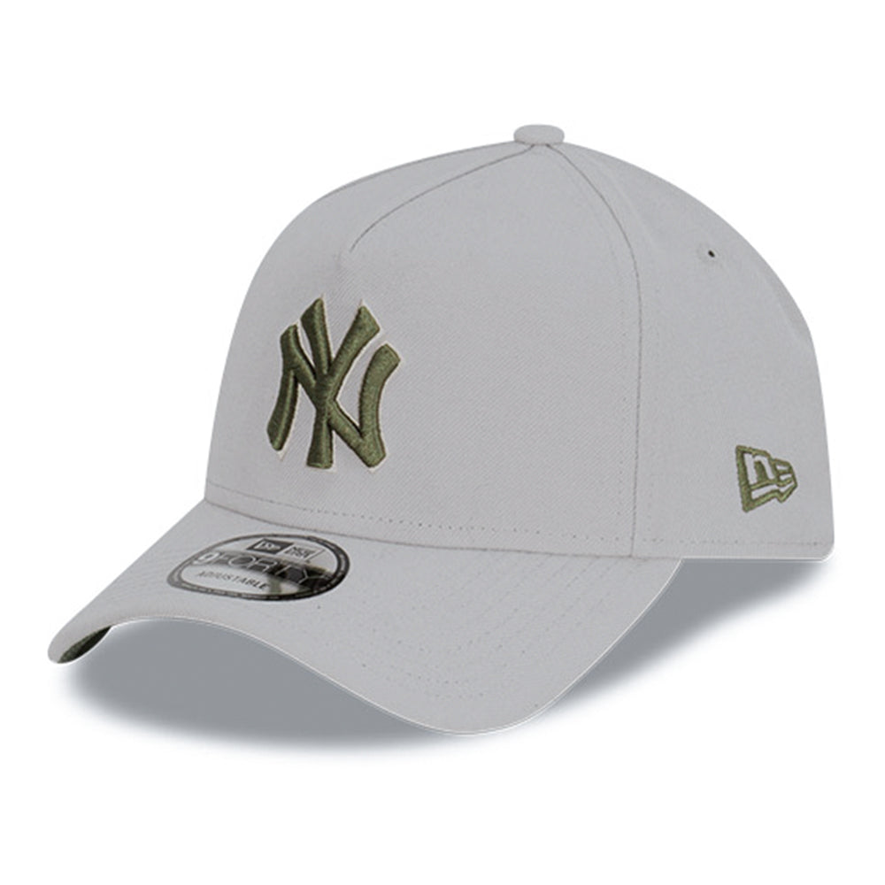New Era New York Yankees Medium Silver Olive 9FORTY A-Frame Adjustable Cap