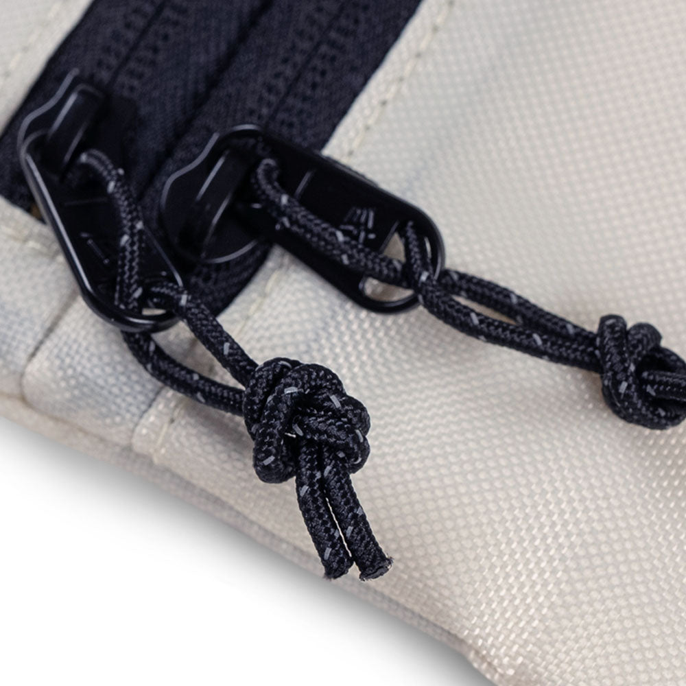 New Era New York Yankees MLB New Era Year of the Snake Chrome White Sacoche Mini Bag