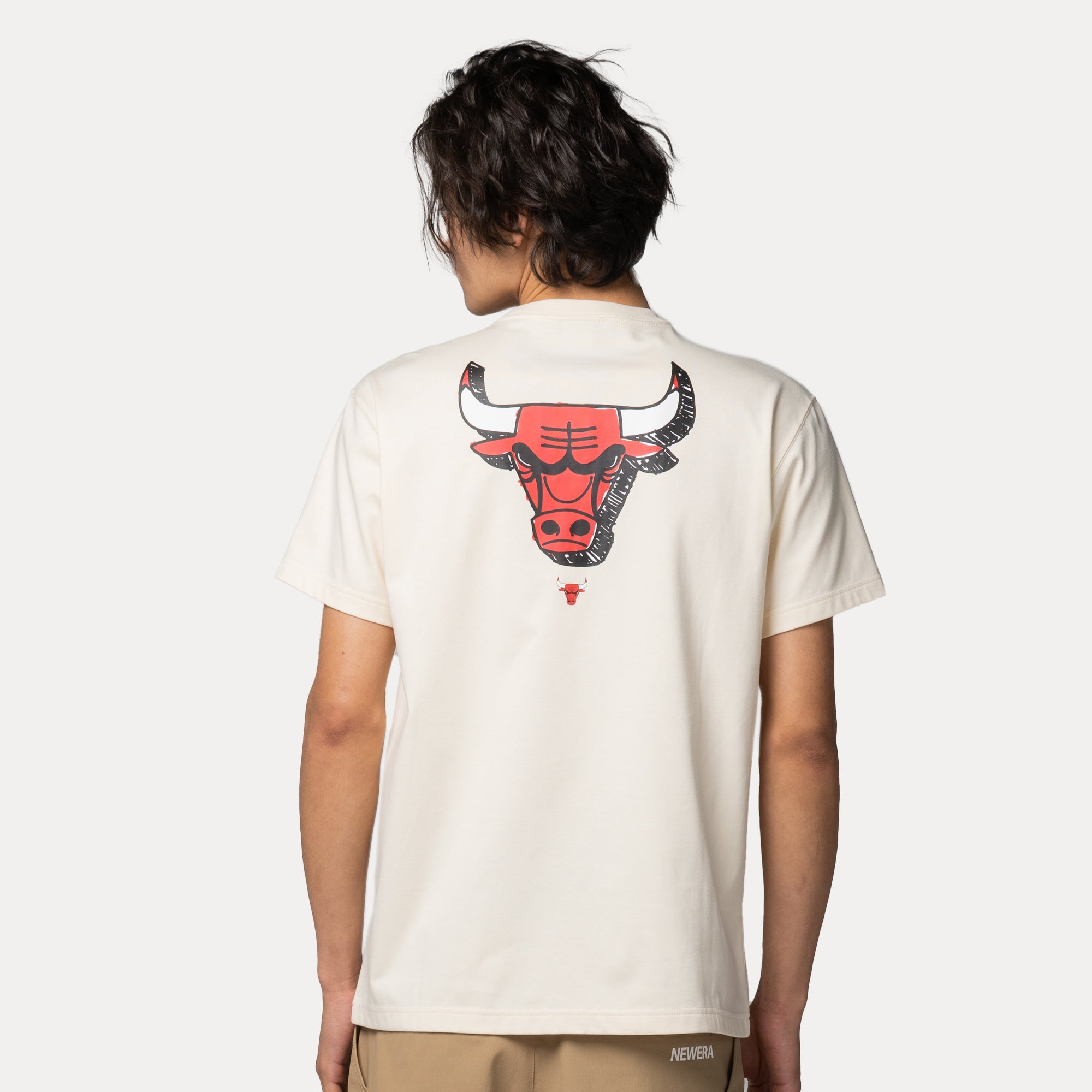 New Era Chicago Bulls NBA Doodles Chrome White COOLERA Short Sleeve T-Shirt