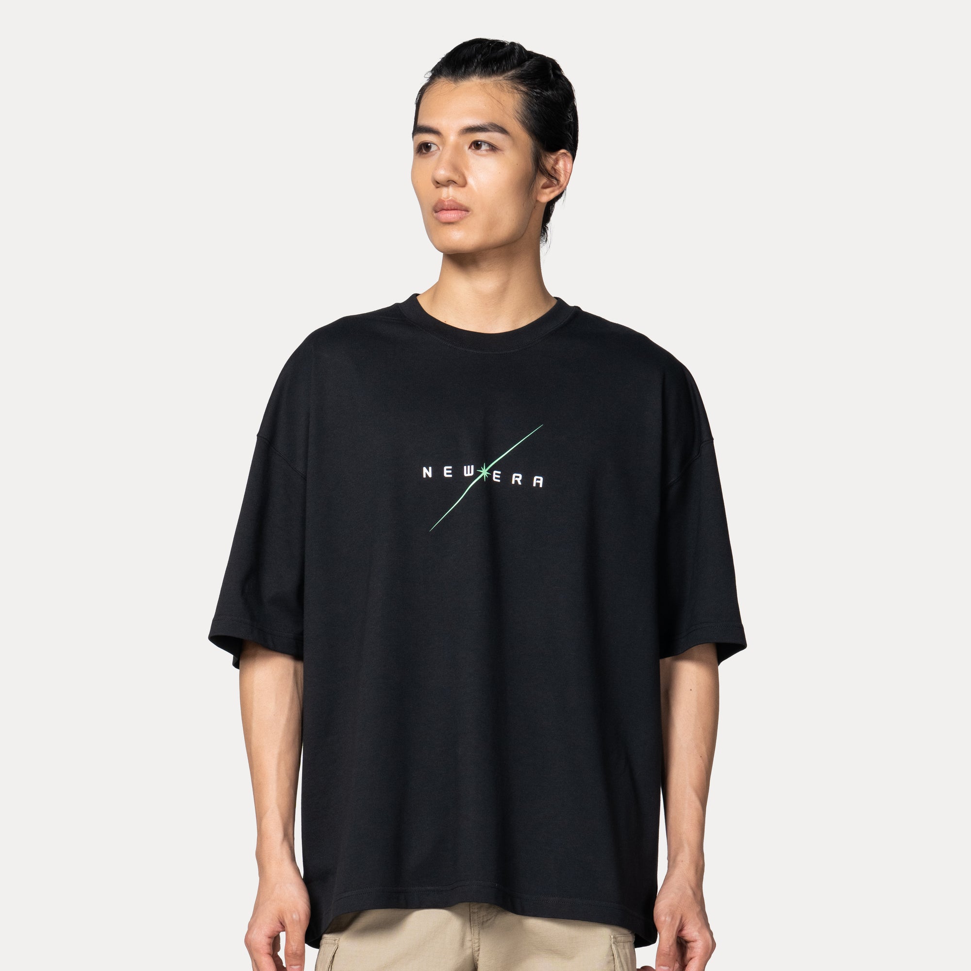 New Era USA Wordmark Trail Runner COOLERA Black Oversized Short Sleeve T-Shirt