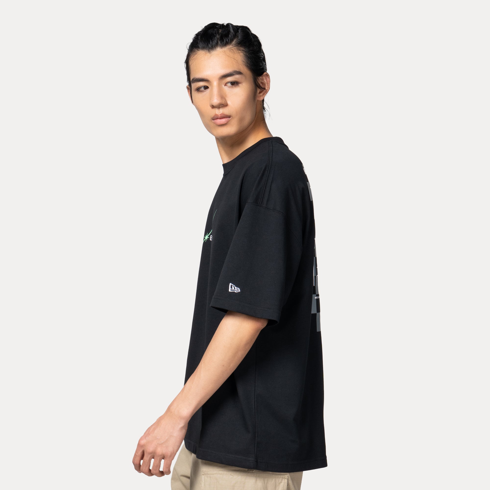 New Era USA Wordmark Trail Runner COOLERA Black Oversized Short Sleeve T-Shirt