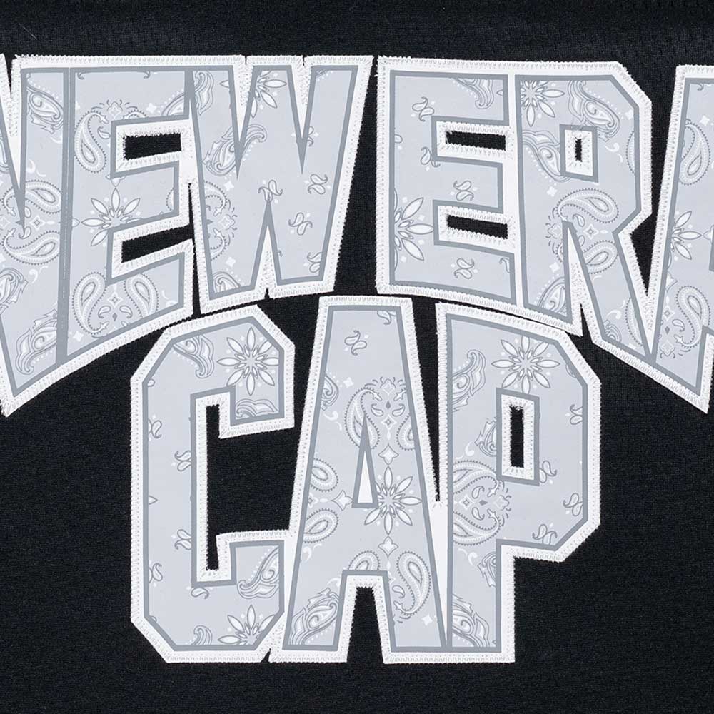 New Era Street Swing Black Oversized Short Sleeve V Neck T-Shirt