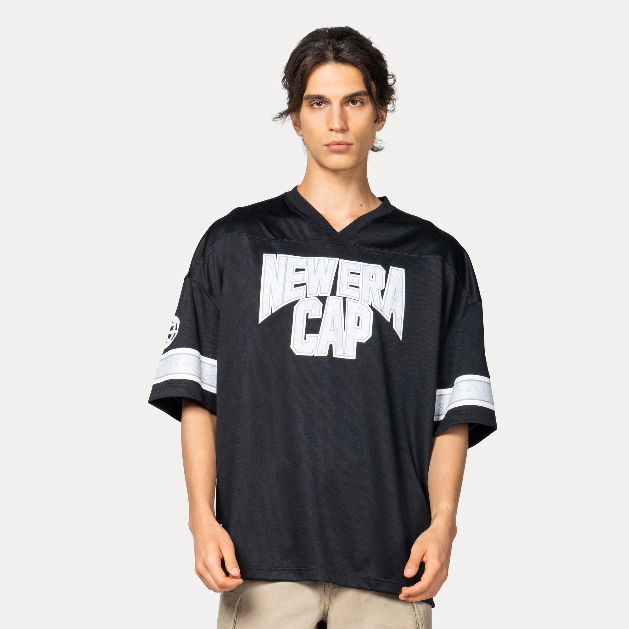 New Era Street Swing Black Oversized Short Sleeve V Neck T-Shirt