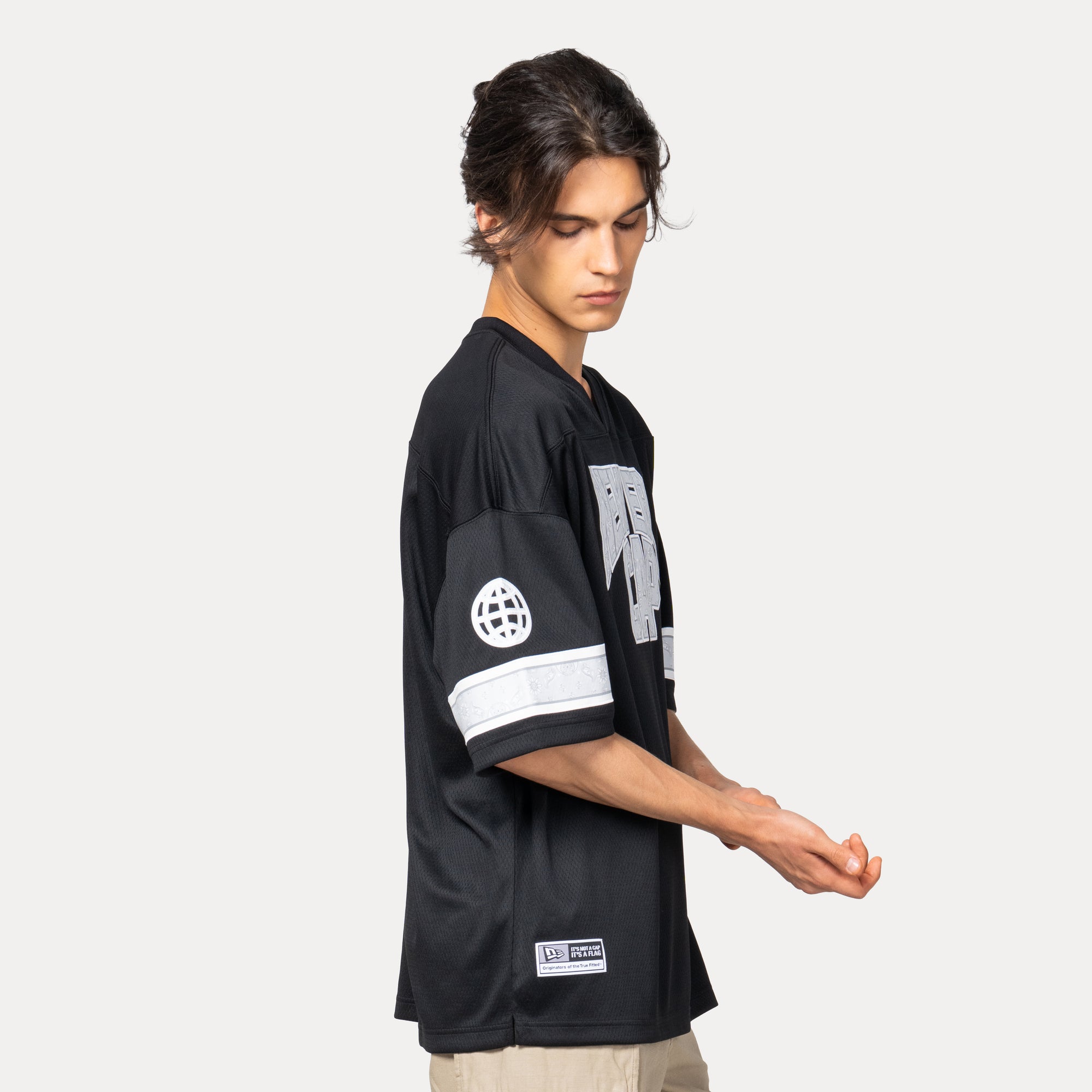 New Era Street Swing Black Oversized Short Sleeve V Neck T-Shirt