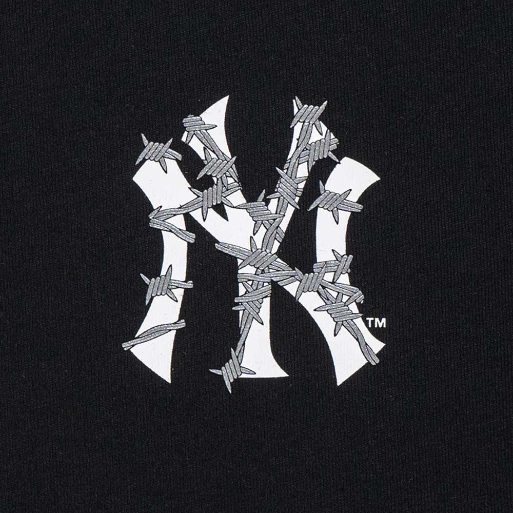 New Era New York Yankees Street Graphic Black Oversized Short Sleeve T-Shirt