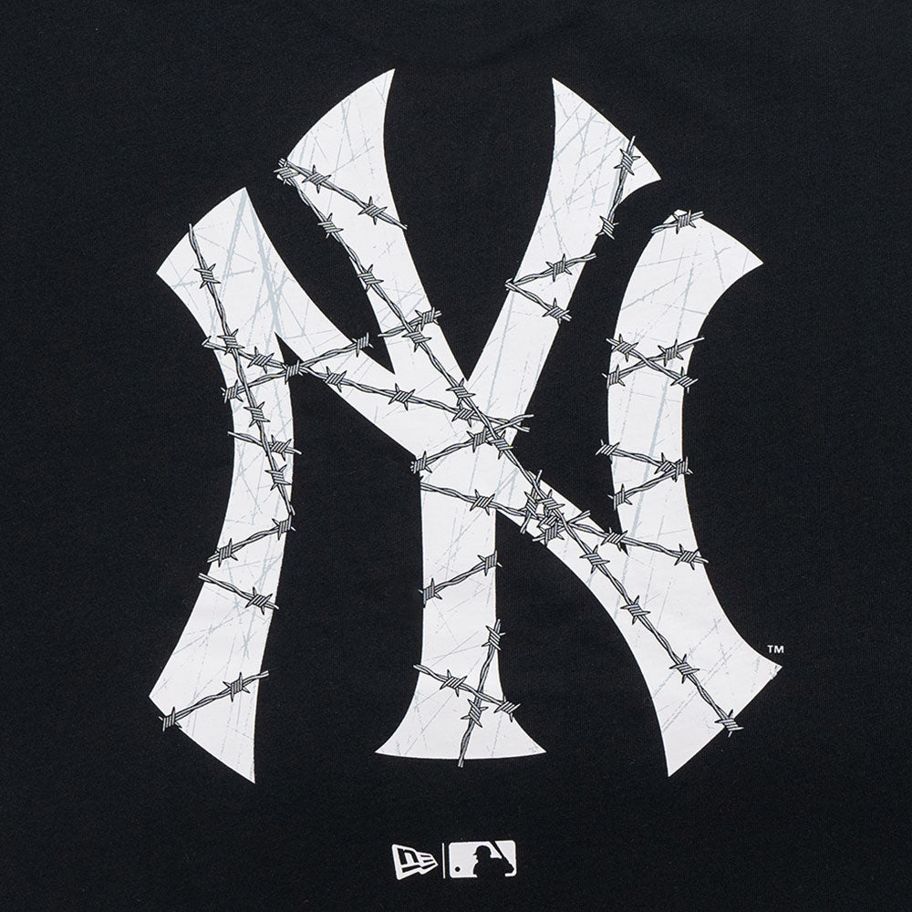 New Era New York Yankees Street Graphic Black Oversized Short Sleeve T-Shirt