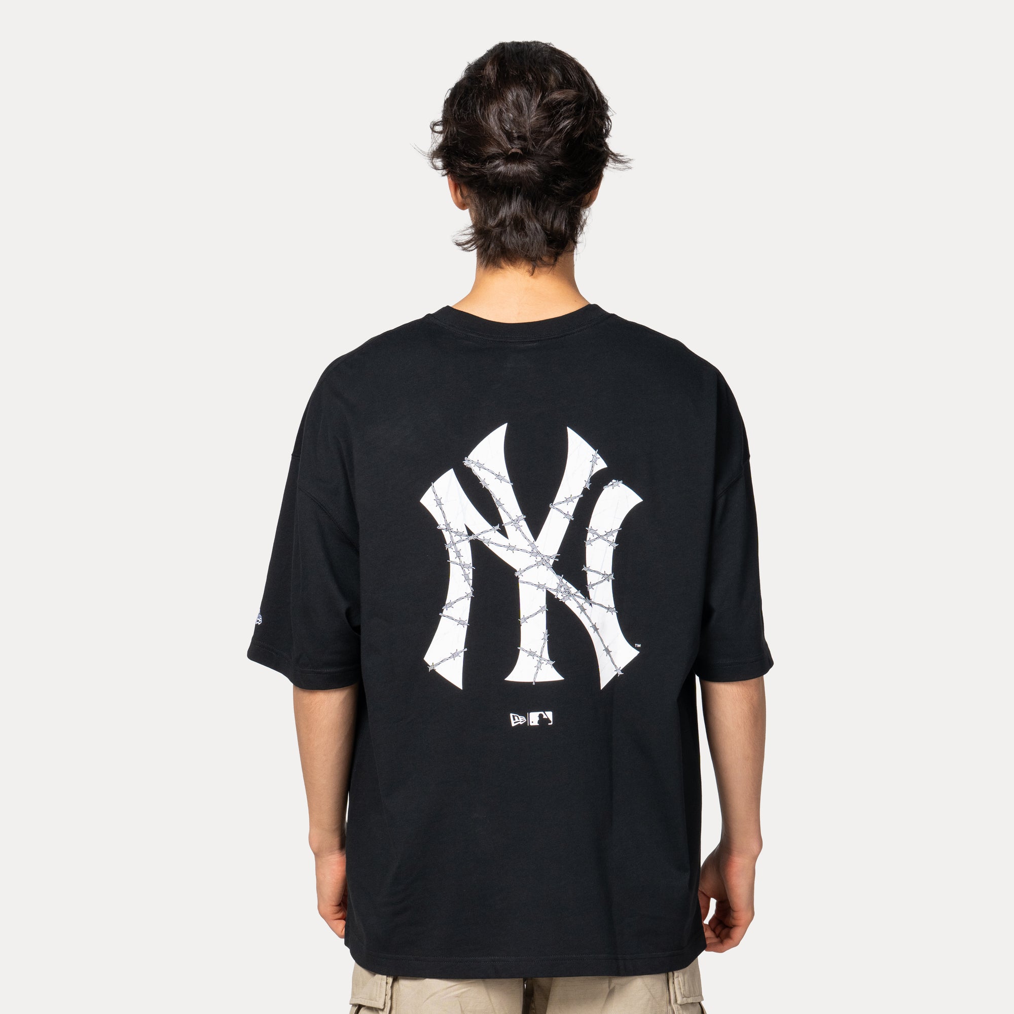 New Era New York Yankees Street Graphic Black Oversized Short Sleeve T-Shirt