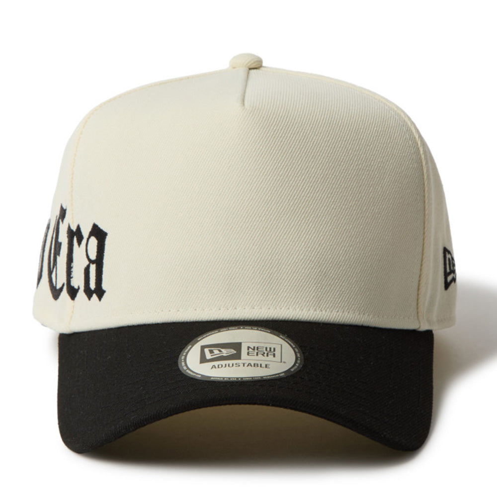 New Era Wordmark Old English Essential White Black 9FORTY A-Frame Snapback Cap