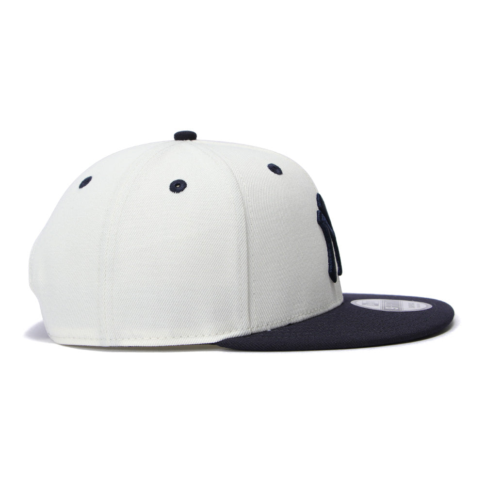 New Era New York Yankees Seasonal Core Chrome White Navy 9FIFTY Snapback Cap (PH Exclusive)
