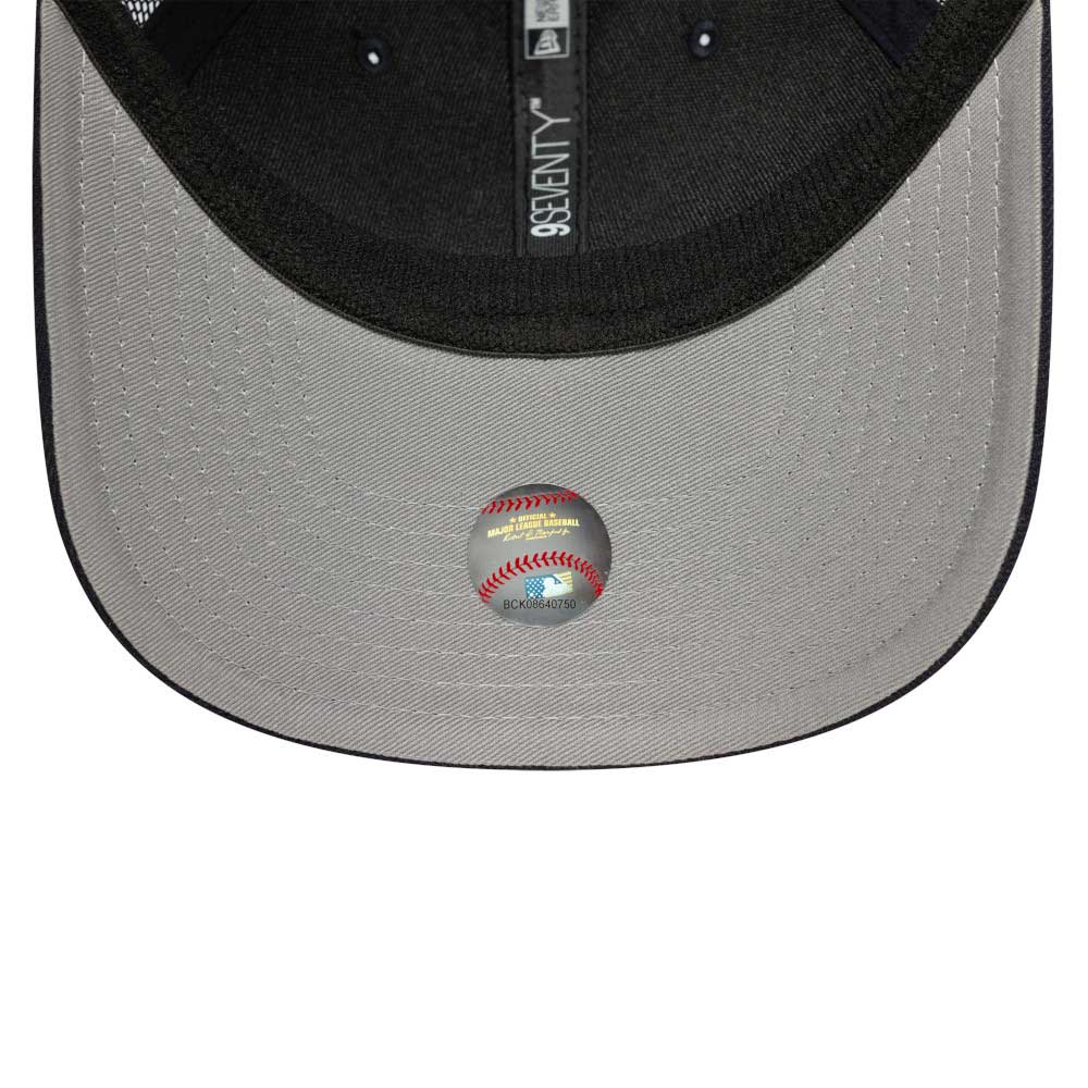 New Era New York Yankees OTC Navy 9SEVENTY Stretch Snapback Trucker Cap
