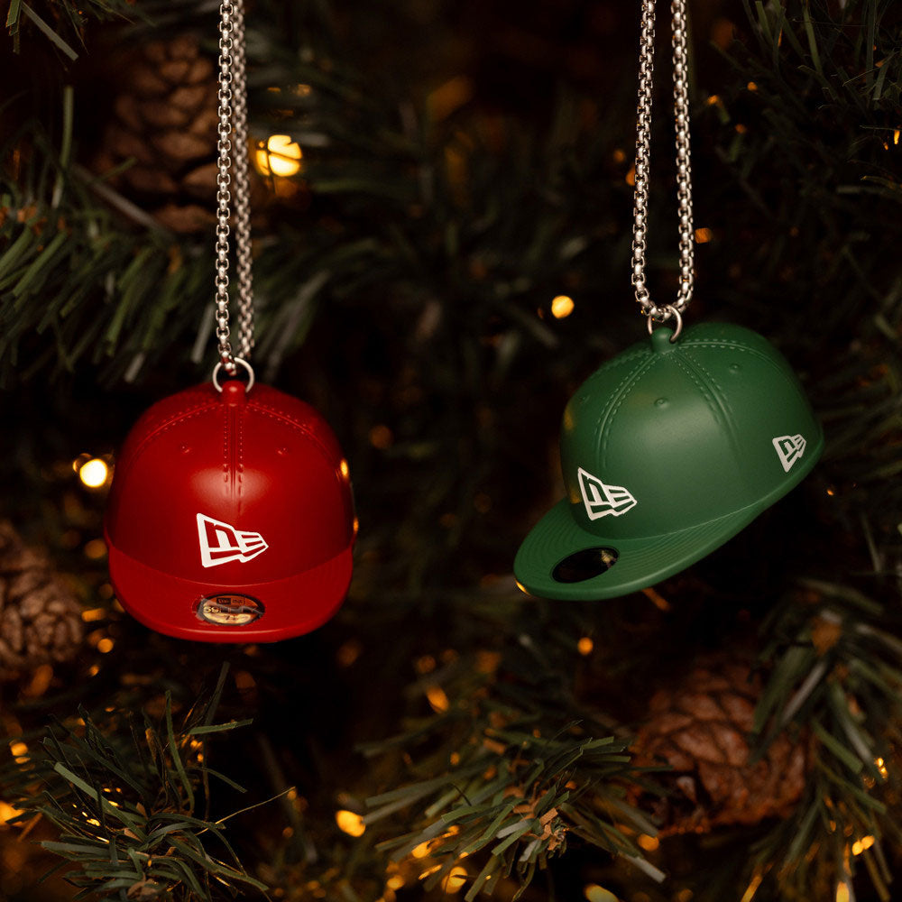 New Era 59FIFTY Christmas Cap Metal Ornament Red Green 2 Pack Accessories