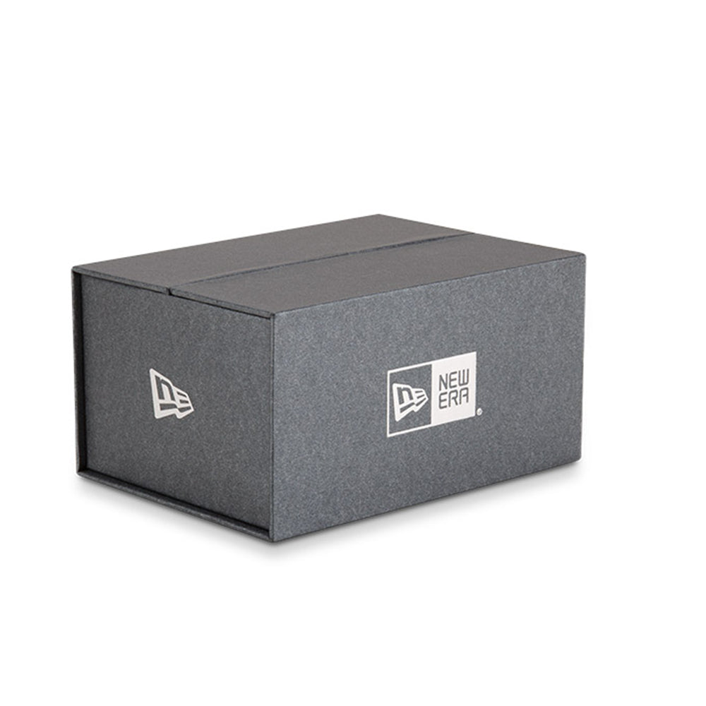 New Era 59FIFTY Christmas Cap Metal Ornament Red Green 2 Pack Accessories