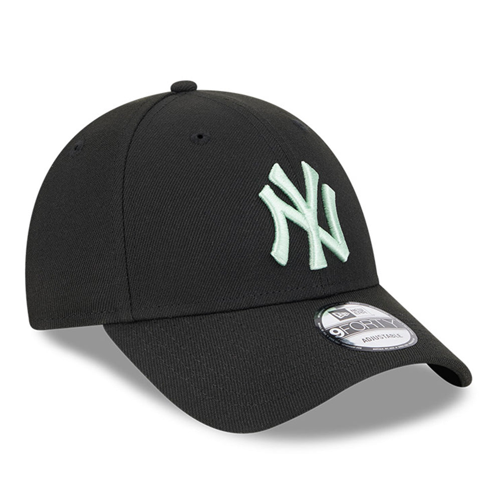 New Era New York Yankees Peppermint Repreve® Black 9FORTY Snapback Cap