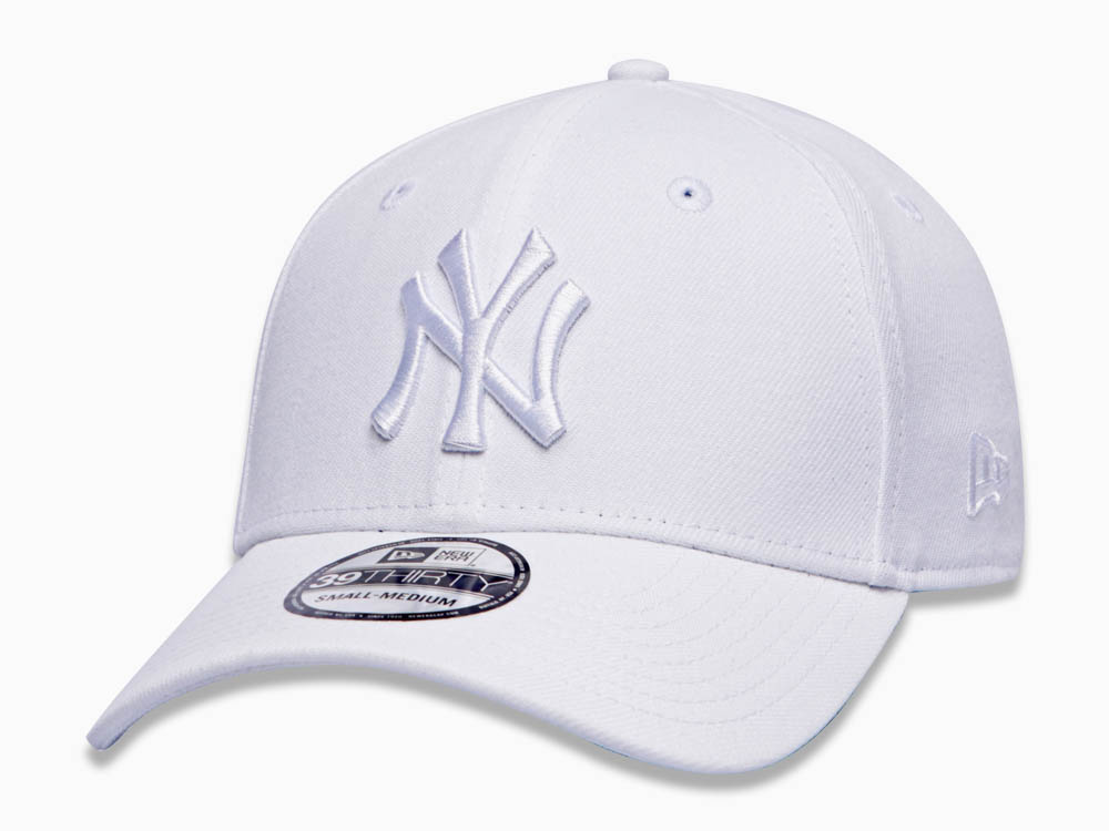 New York Yankees MLB League Essential Tonal White on White 39THIRTY Stretch  Fit Cap (ESSENTIAL)