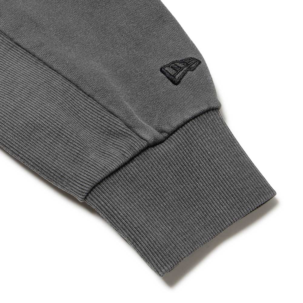 New Era Wordmark Garment Dye BlackCrewneck Sweatshirt