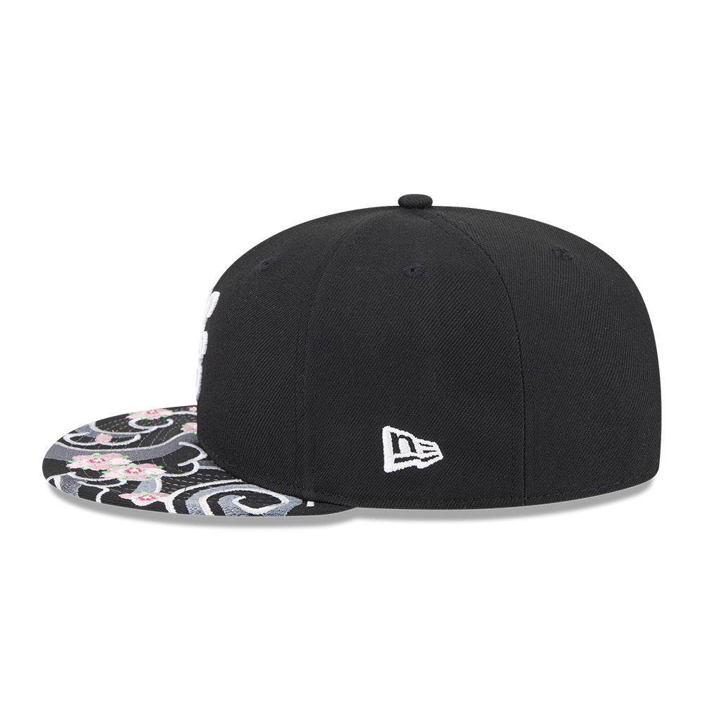 New Era Script Sakura Pack SS26 Black 9FIFTY Snapback Cap