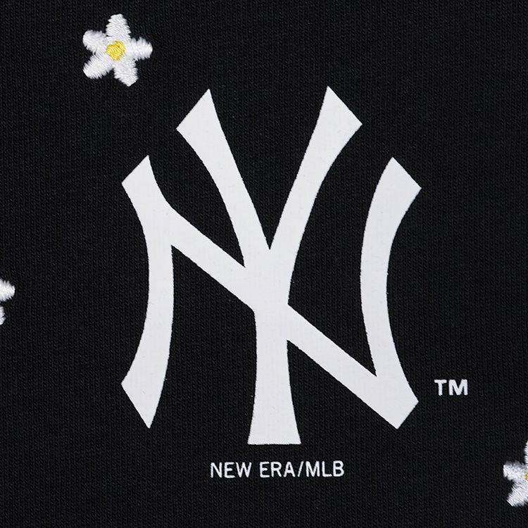 New York Yankees MLB Mini Floral Black Crop Top Women T-Shirt