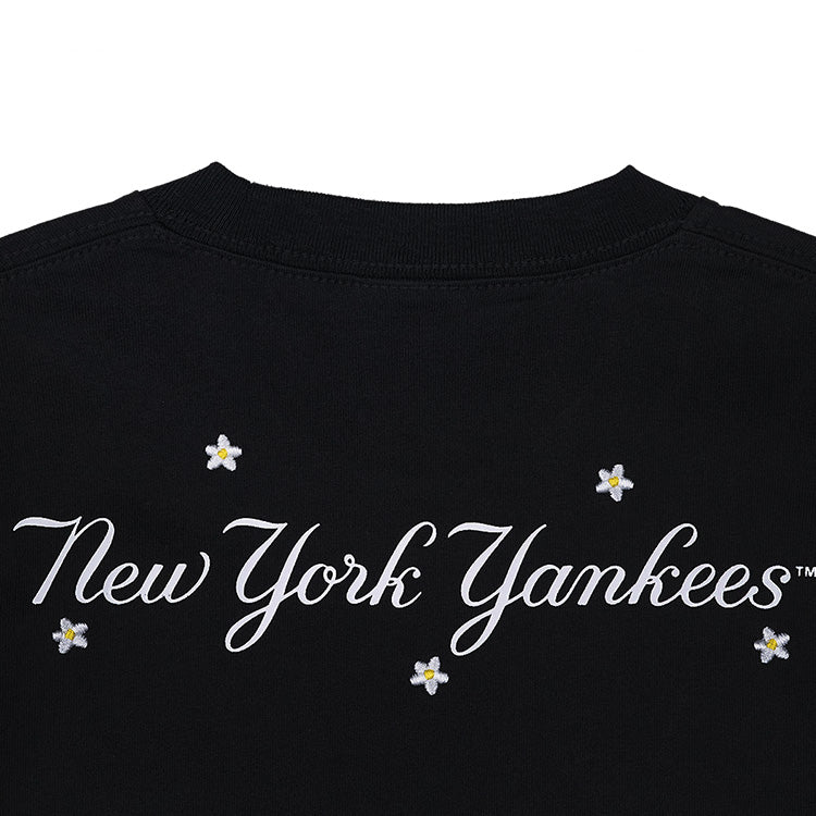 New York Yankees MLB Mini Floral Black Crop Top Women T-Shirt