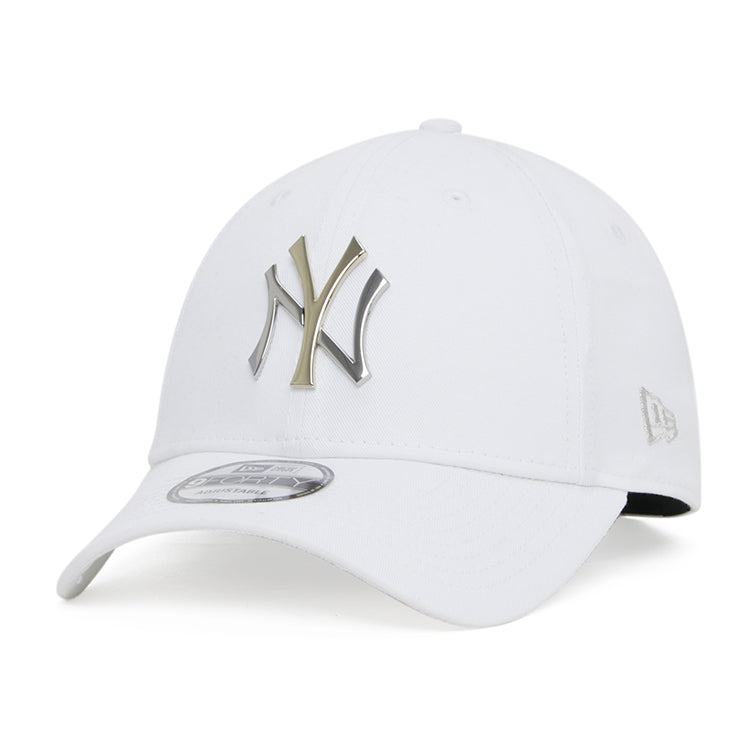 New York Yankees MLB Two Tone Metal Badge White 9FORTY Adjustable Cap