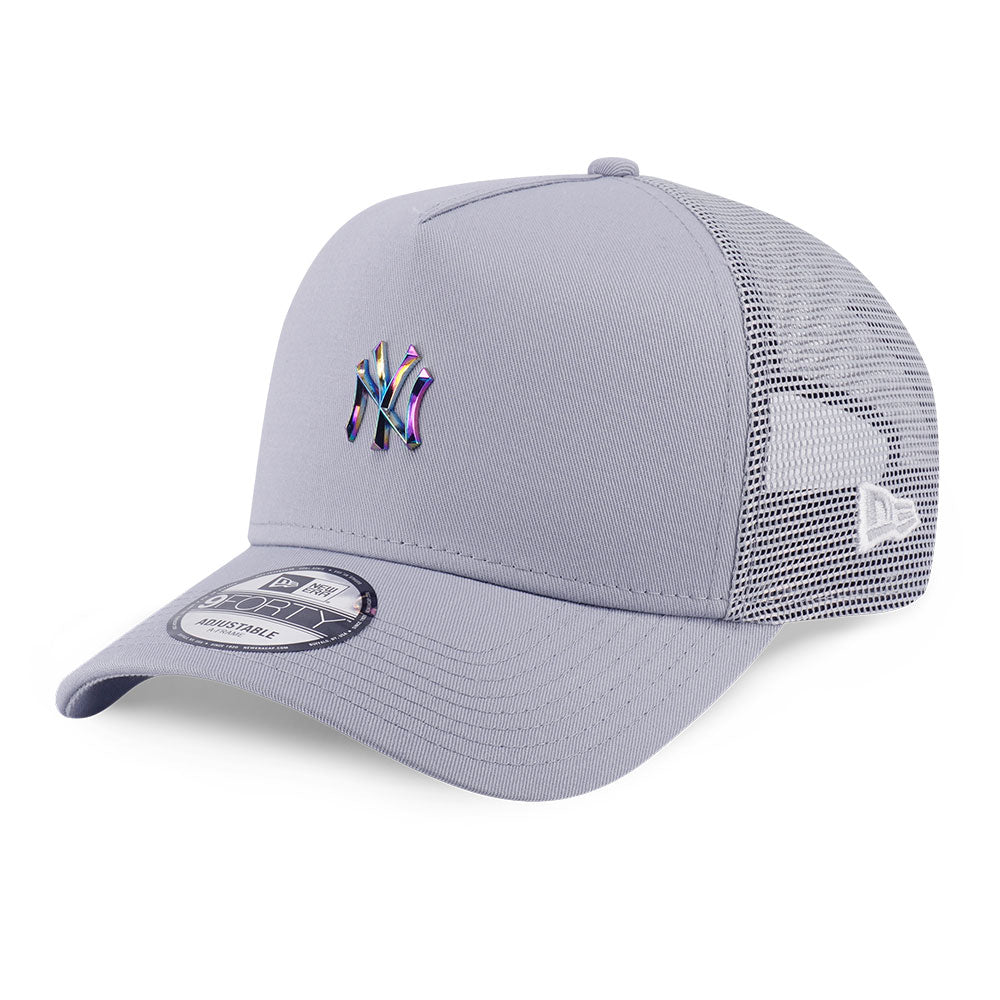 New Era New York Yankees Metal Badge FW25 Dolphin Grey 9FORTY A-Frame Trucker Snapback Cap
