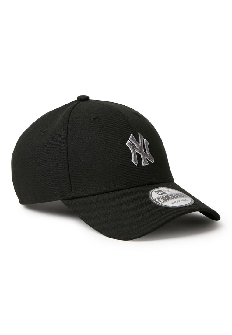 New Era New York Yankees Mid Size Logo Black 9FORTY Adjustable Cap