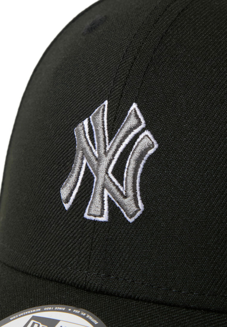 New Era New York Yankees Mid Size Logo Black 9FORTY Adjustable Cap