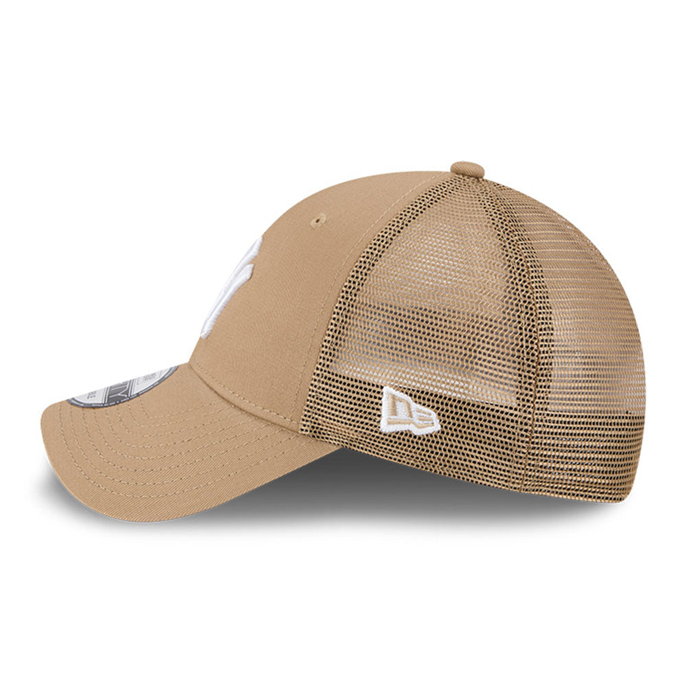 New Era New York Yankees Khaki Classic 9FORTY Trucker Adjustable Cap
