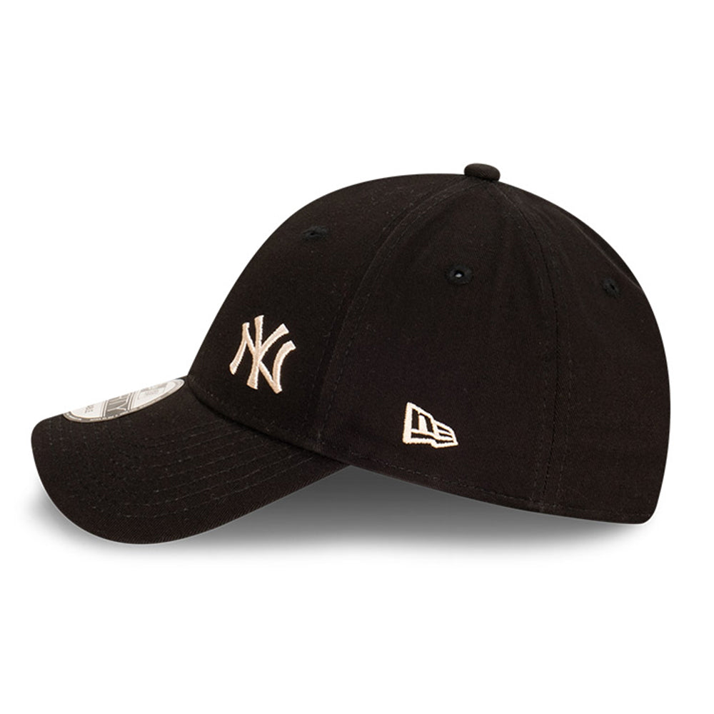 New Era New York Yankees Flawless Seasonal Black 9FORTY Snapback Cap