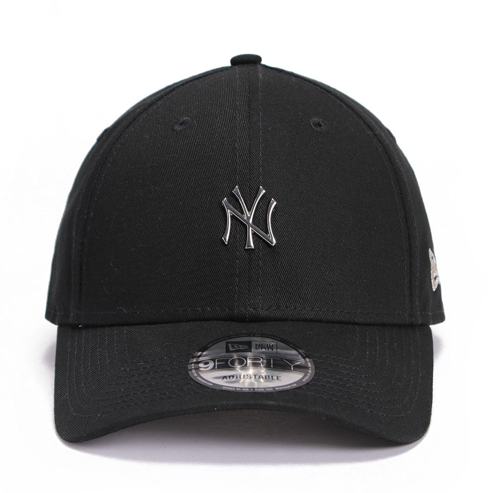 New Era New York Yankees Essential Mini Silver Metal Badge 9FORTY Adjustable Cap