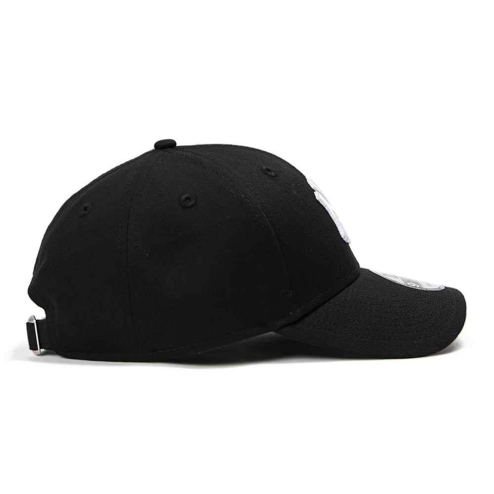New Era New York Yankees MLB Essential Black 9FORTY Adjustable Cap