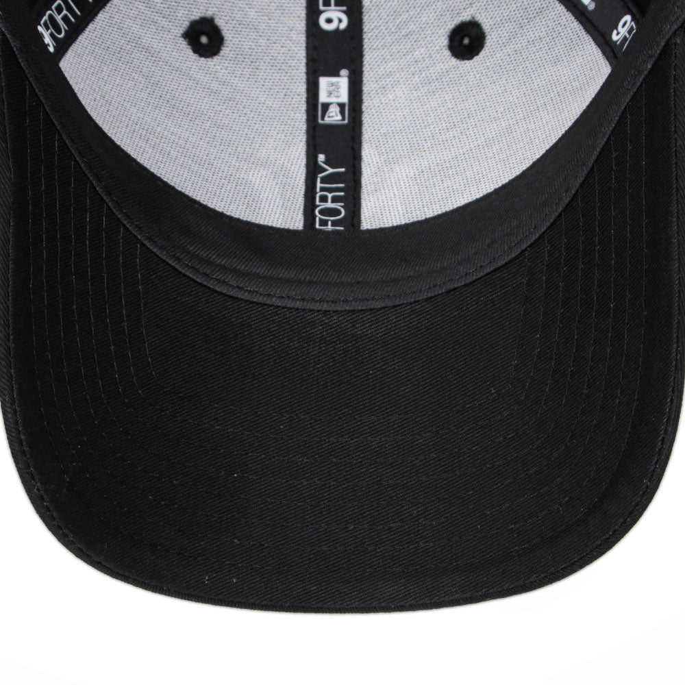 New Era New York Yankees MLB Essential Black 9FORTY Adjustable Cap
