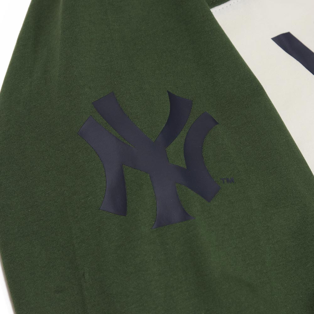 New Era New York Yankees MLB Color Block Douglas Fir Green Long Sleeve T-Shirt