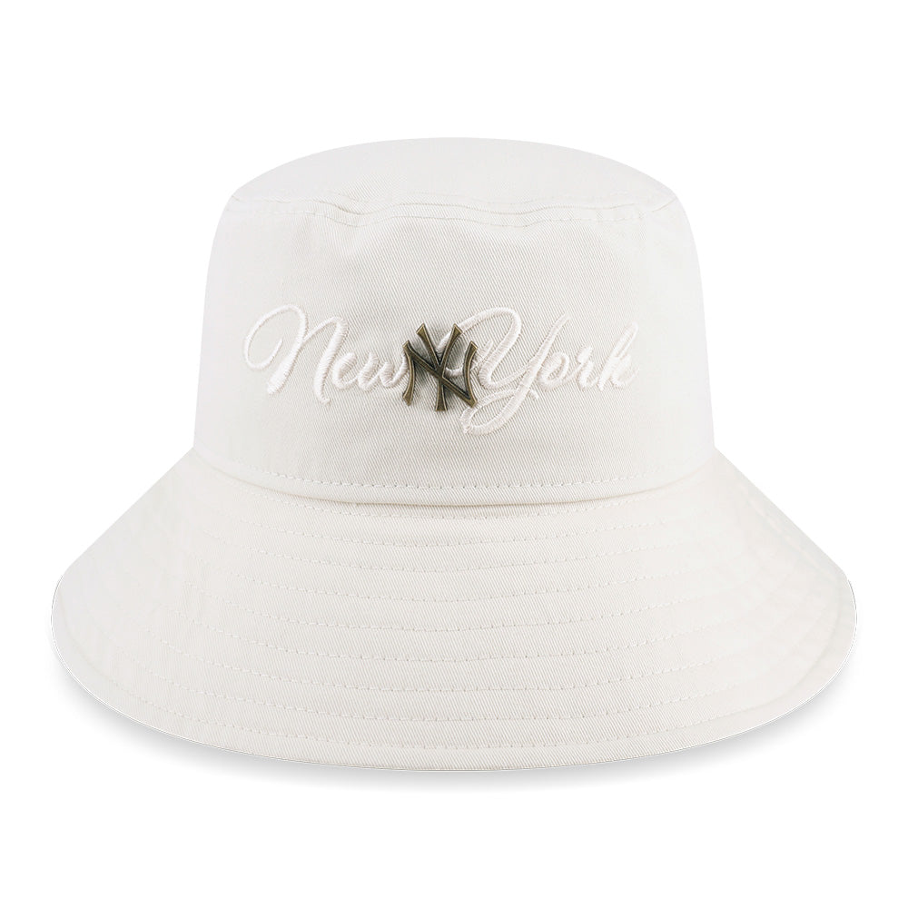 New Era New York Yankees MLB Metal Crest Light Cream Bucket Hat