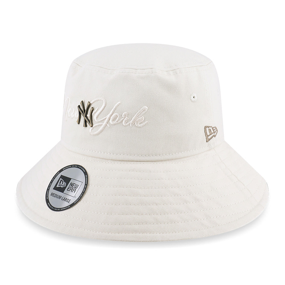 New Era New York Yankees MLB Metal Crest Light Cream Bucket Hat