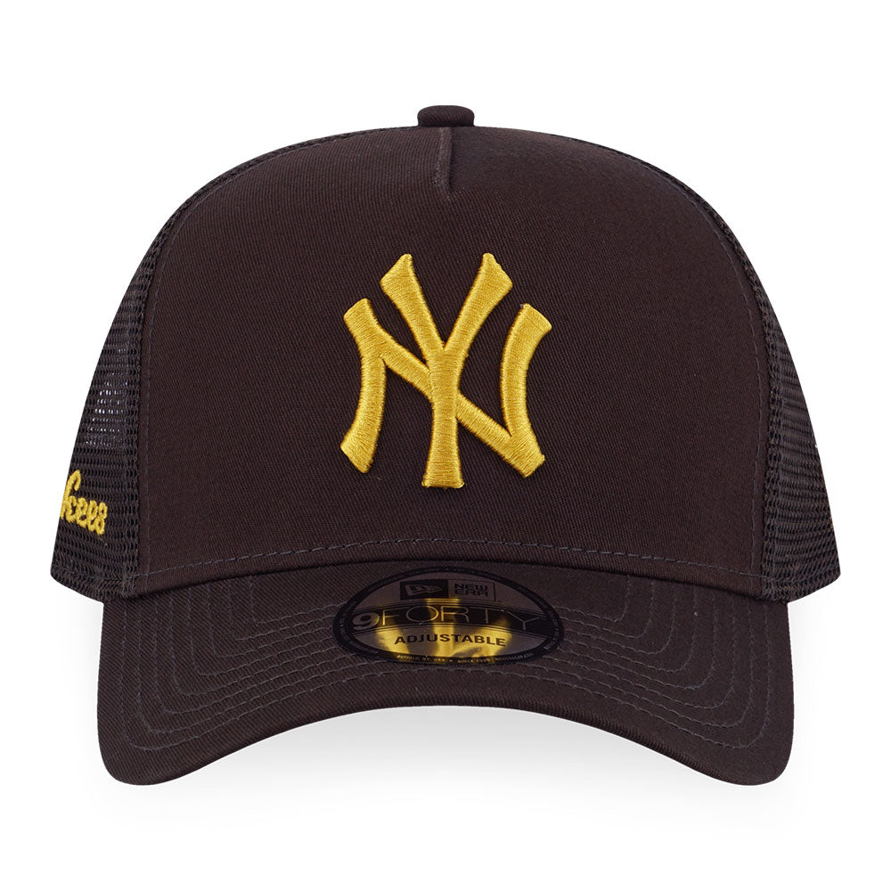 New Era New York Yankees MLB Color Era Chocolate 9FORTY A-Frame Trucker Snapback Cap