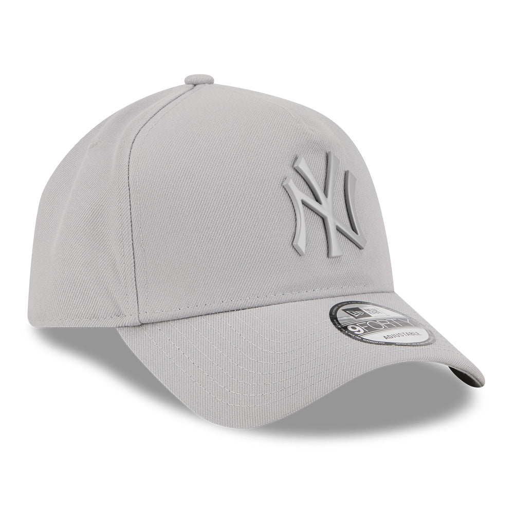 New Era New York Yankees Metal Badge SS26 Grey 9FORTY A-Frame Adjustable Cap