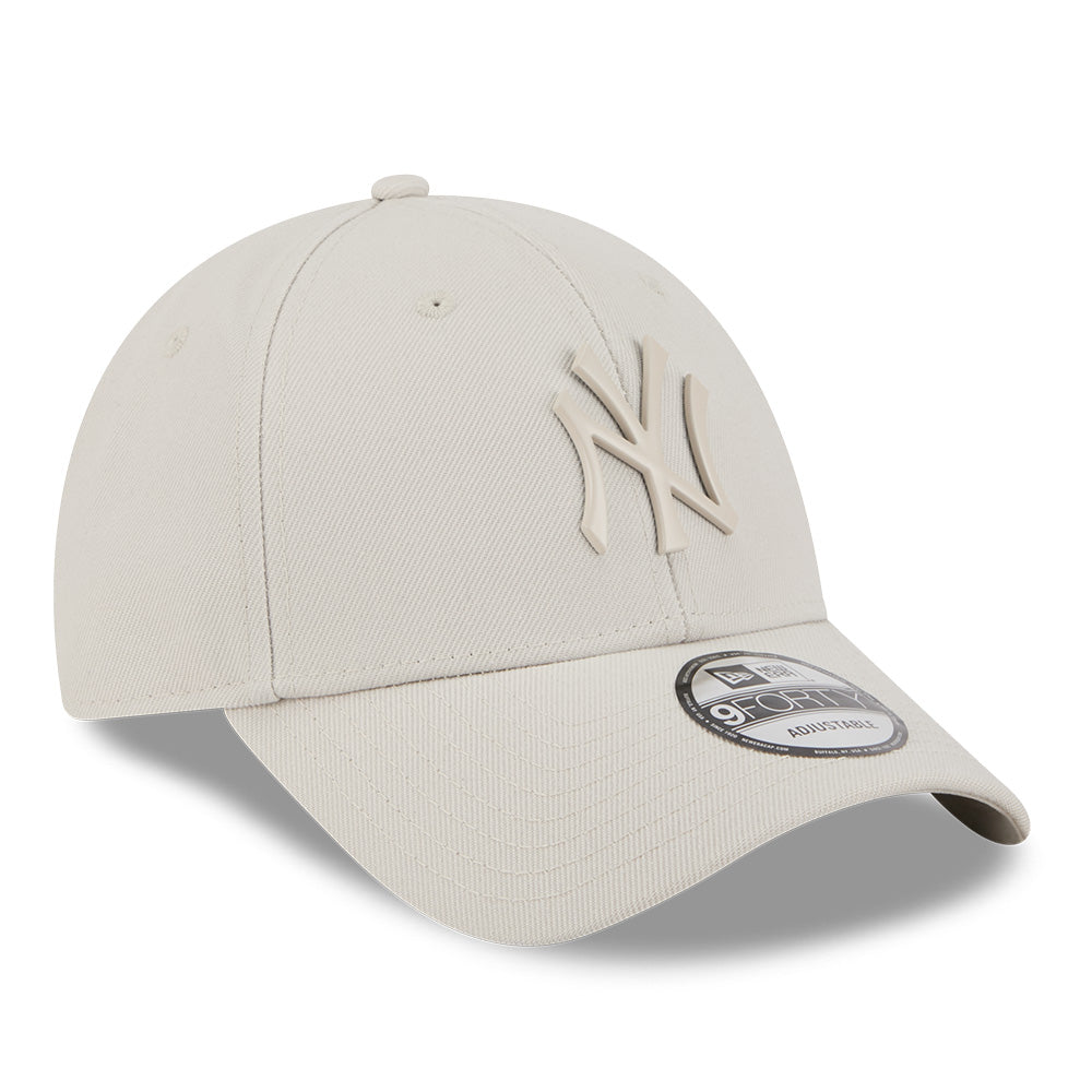 New Era New York Yankees Metal Badge SS26 Stone 9FORTY Adjustable Cap
