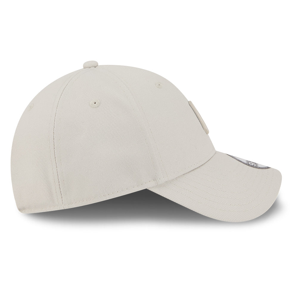 New Era New York Yankees Metal Badge SS26 Stone 9FORTY Adjustable Cap