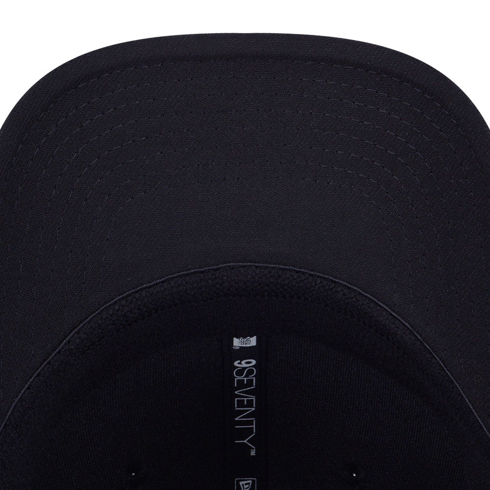 New Era Script Basic Black 9SEVENTY Stretch Snapback Cap