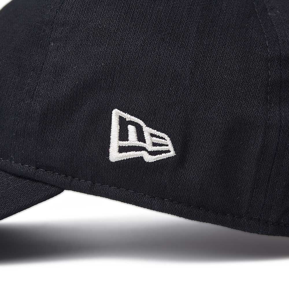 New Era New York Yankees MLB Essential Black 9TWENTY Adjustable Cap