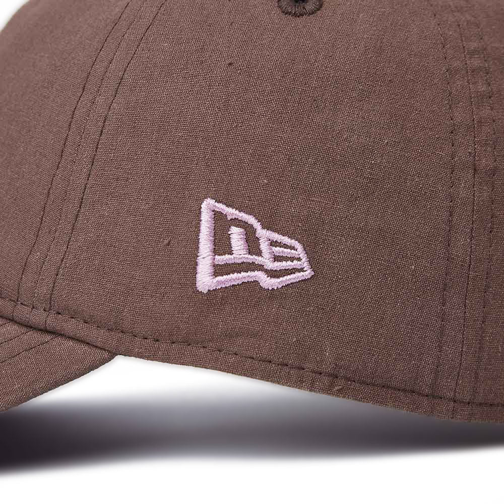 New Era Wordmark Engineered Comfort Brown 9FORTY Unstructured Adjustable Cap