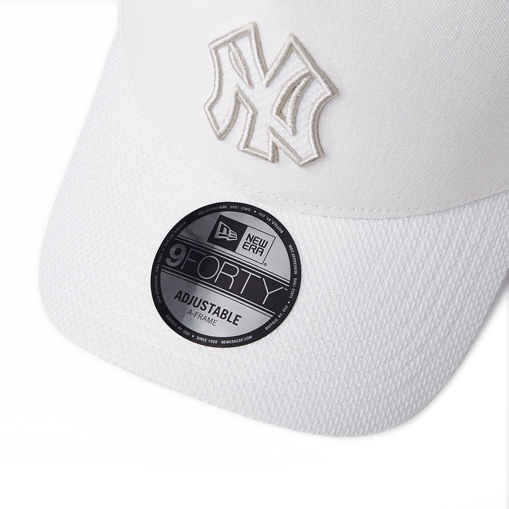 New Era New York Yankees MLB Engineered Comfort White 9FORTY Adjustable Cap