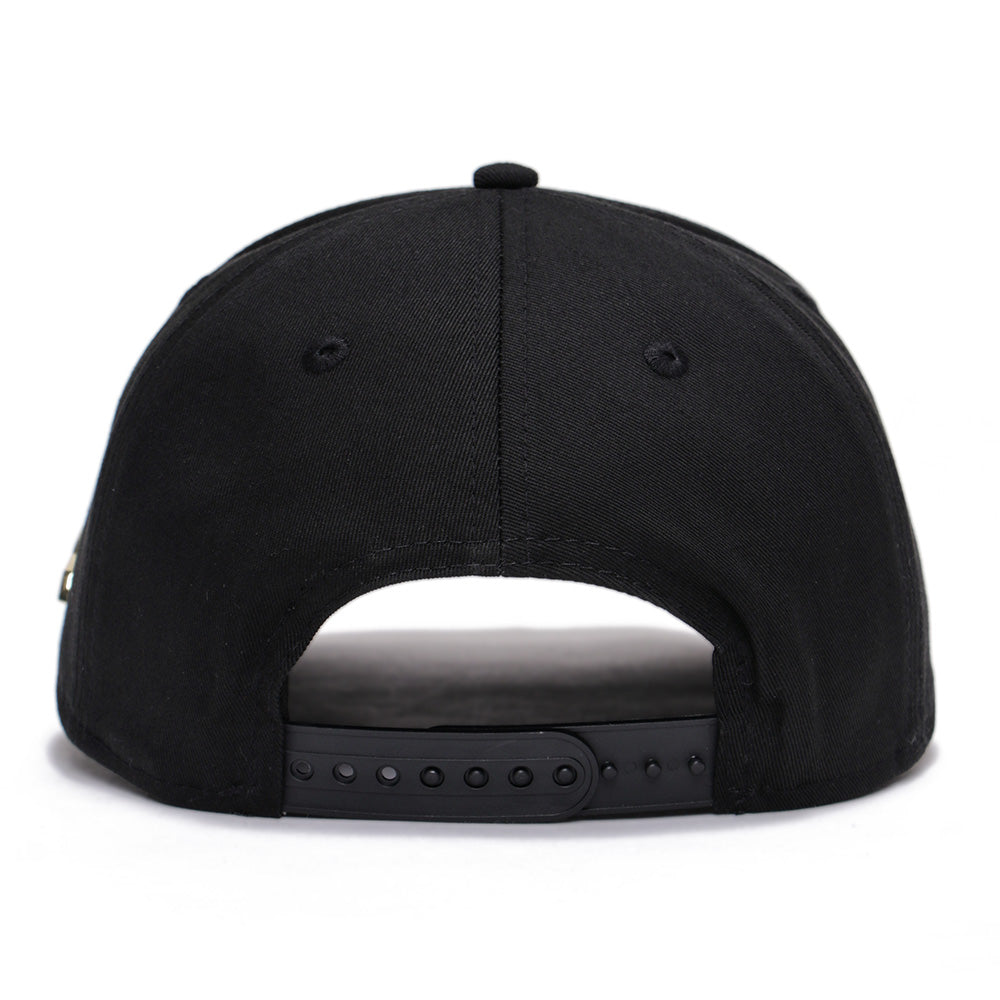 New Era Script Flag Metal Badge Black Gold 9FORTY A-Frame Snapback Cap