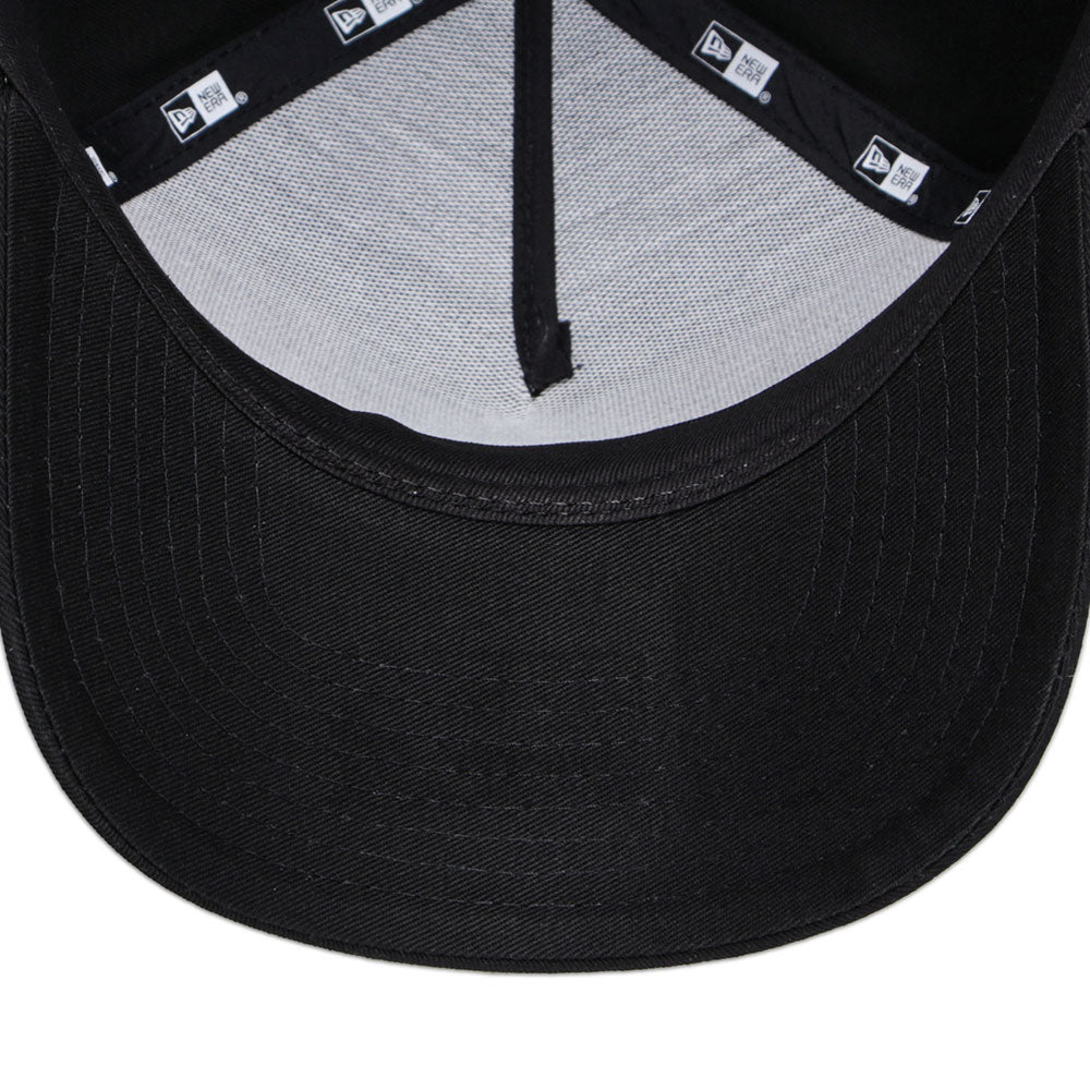 New Era Script Flag Metal Badge Black Gold 9FORTY A-Frame Snapback Cap