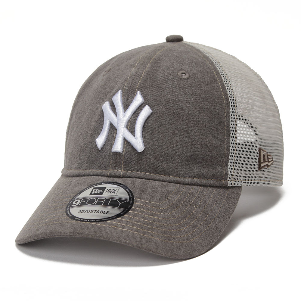 New Era New York Yankees MLB Washed Brown 9FORTY Trucker Adjustable Cap
