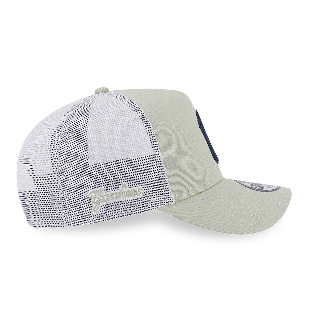 New Era New York Yankees Color Era FW25 Soft Grass Black 9FORTY A-Frame Trucker Snapback Cap
