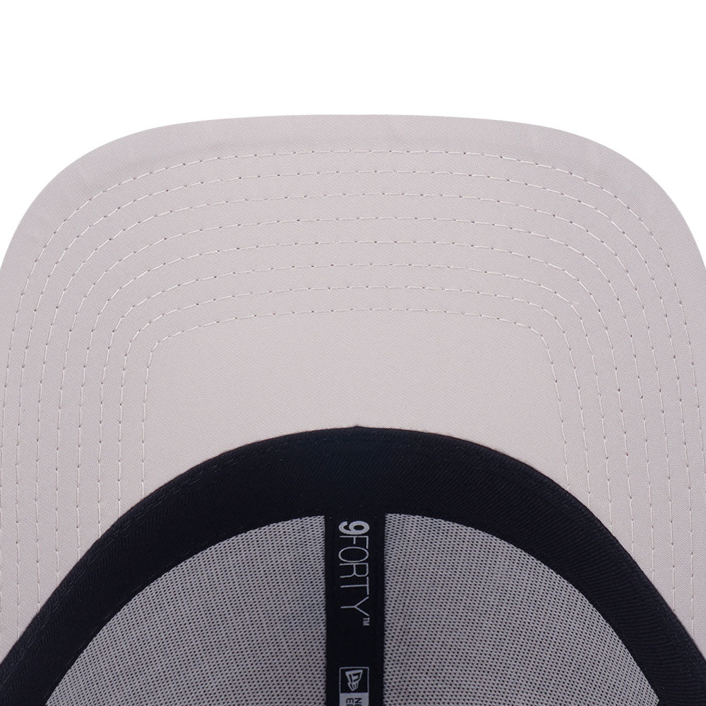 New Era Los Angeles Dodgers TPU Badge FW25 Stone 9FORTY A-Frame Adjustable Cap