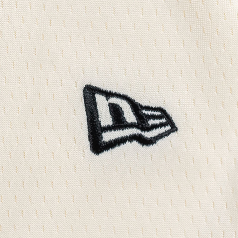 New Era Oakland Raiders Historic Chrome White Basketball Active Shorts